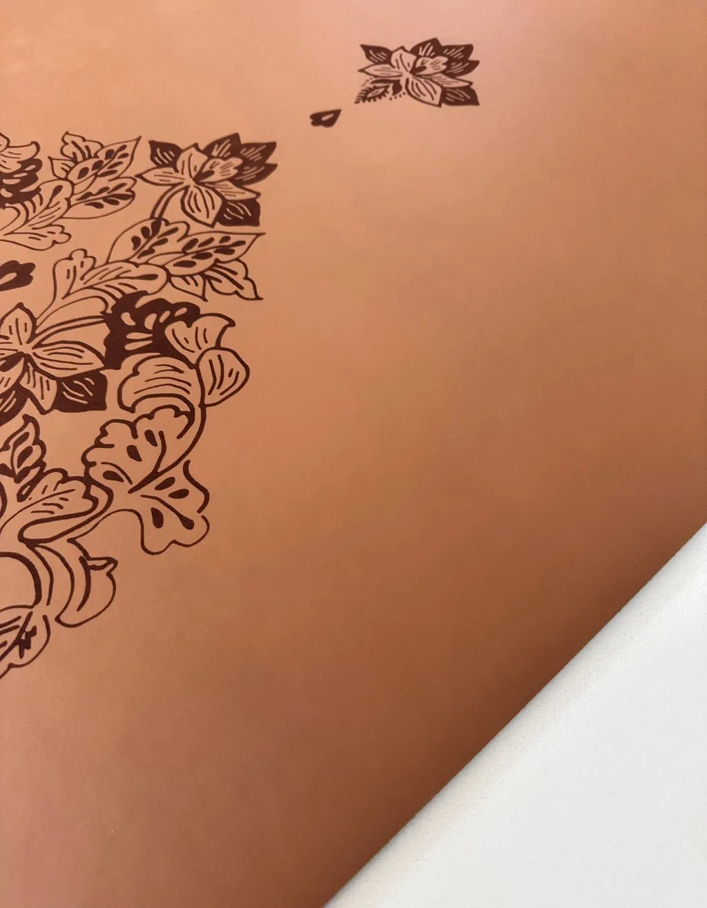 5 mm Deluxe Lotus Chai Yoga Mat   Strap