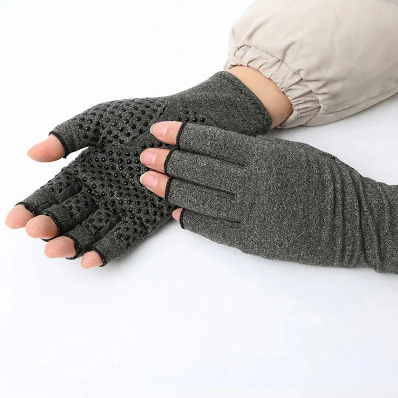 Half-Finger Compression Gloves – Anti-Slip